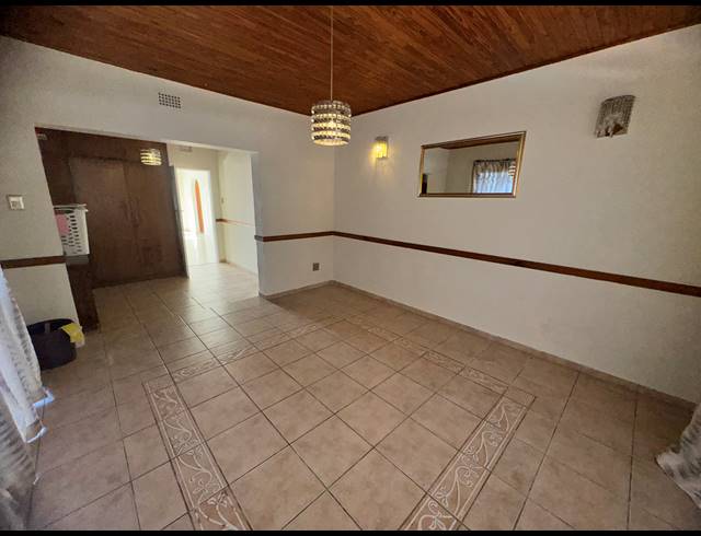 3 BEDROOM FREEHOLD TO LET IN LINDHAVEN